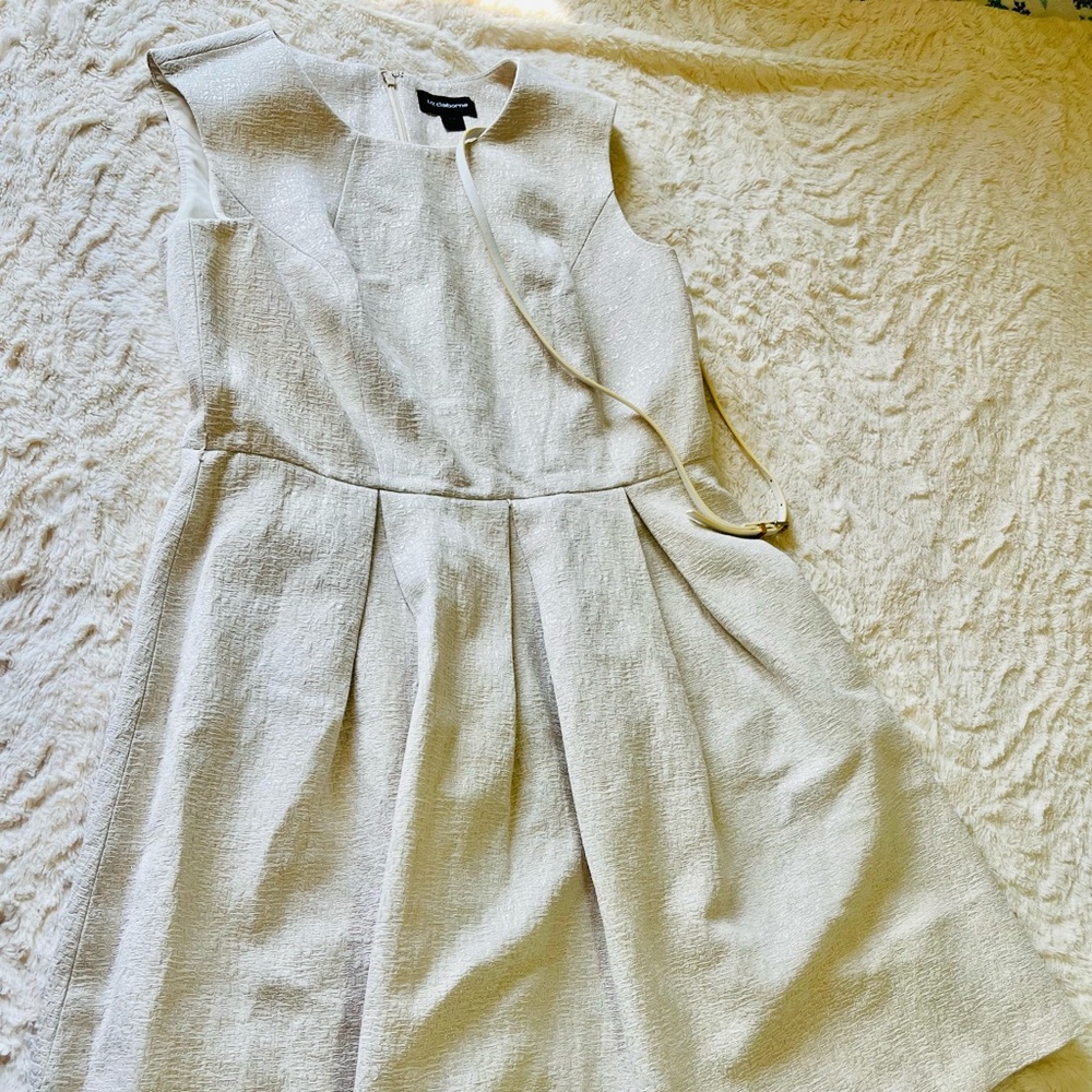 Liz Claiborne white metallic dress size 14 new without tag.